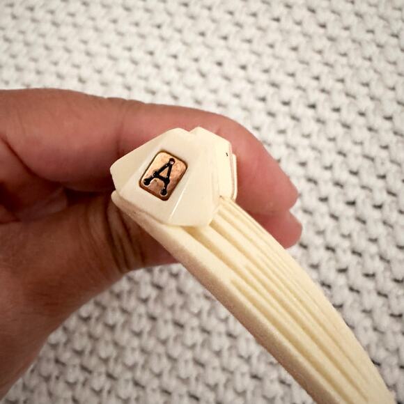 Alexandre de Paris Ivory Cream Gold Chain Accent Geometric Side Hair Comb Single - Picture 4 of 4